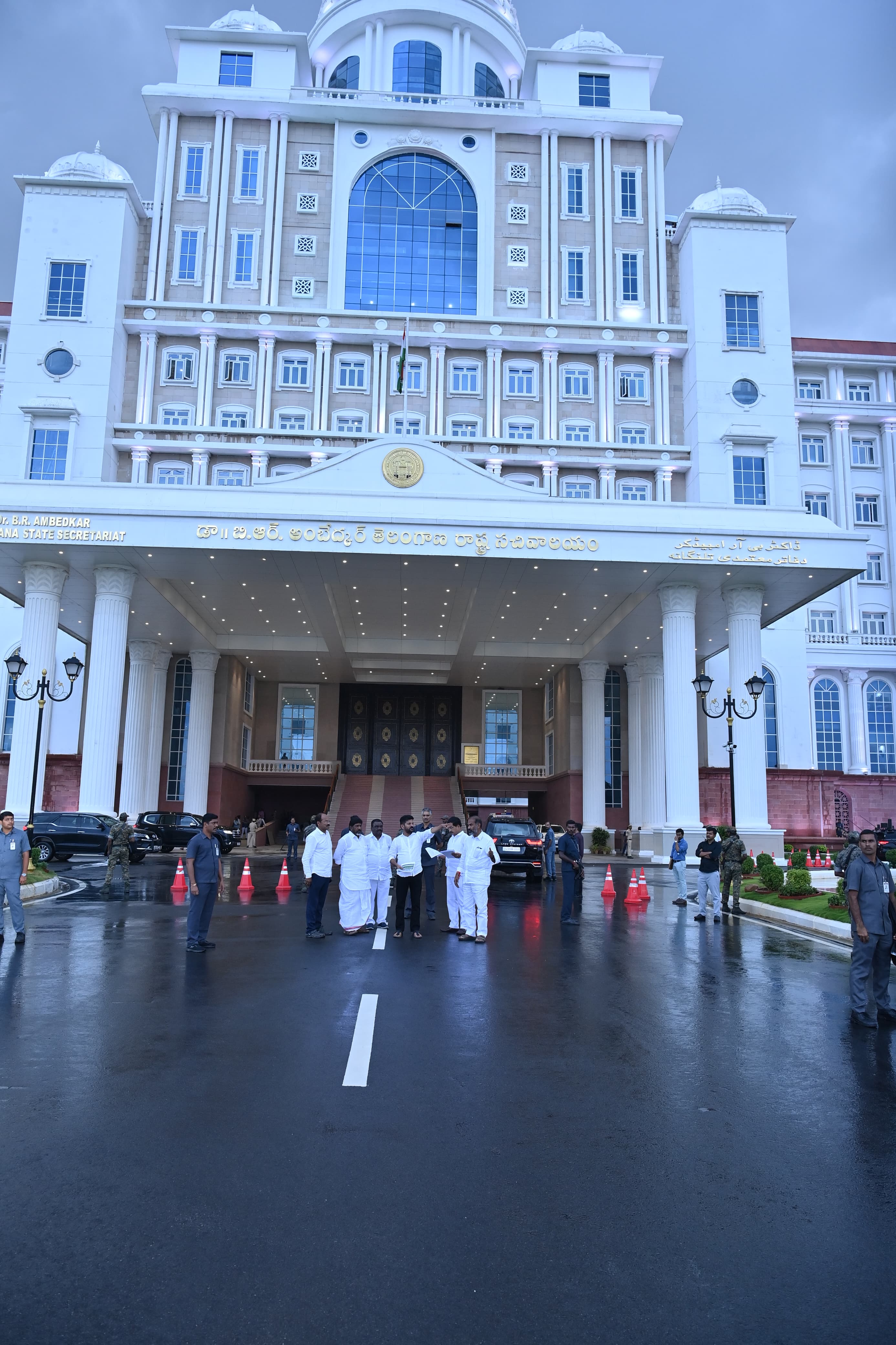 CM Inspected The State Secretariat Premises To Install Telangana Talli ...